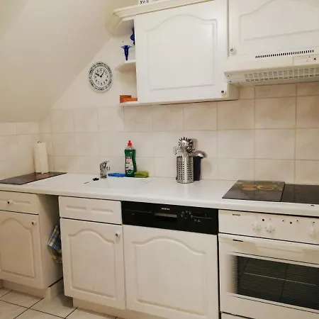 아파트 Ferienwohnung Mit Aussicht *