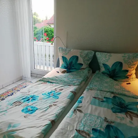 Ferienwohnung Mit Aussicht 아파트 피르나